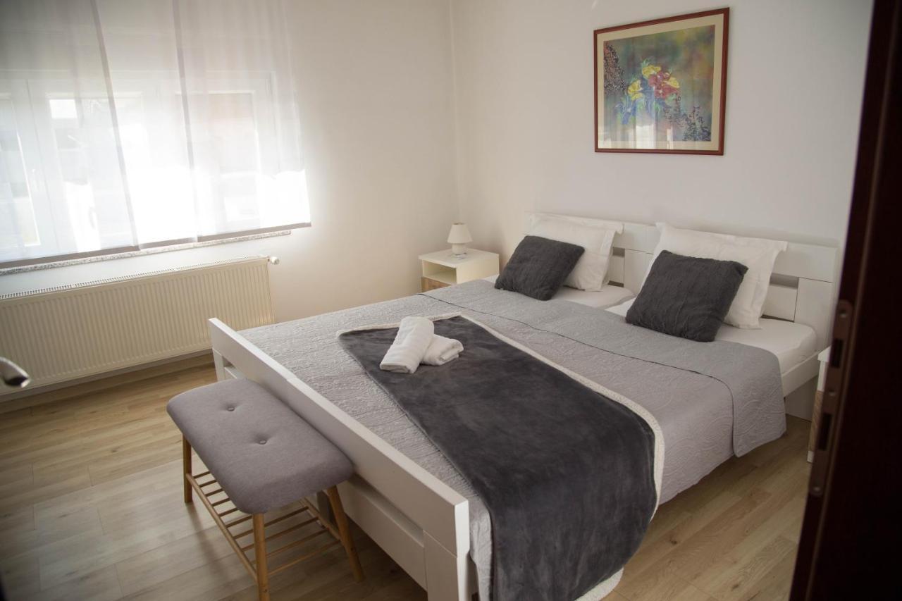 Apartmani Baotić Zupanja Bagian luar foto