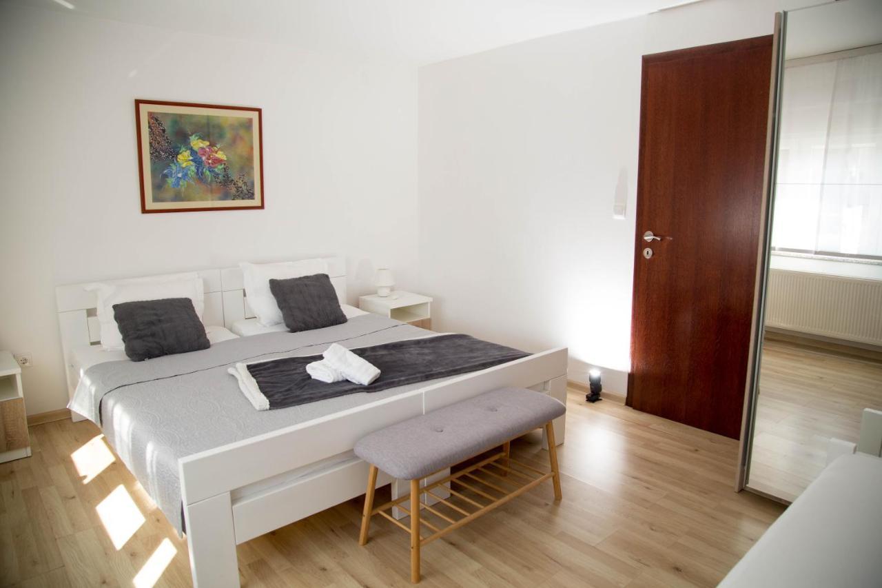 Apartmani Baotić Zupanja Bagian luar foto