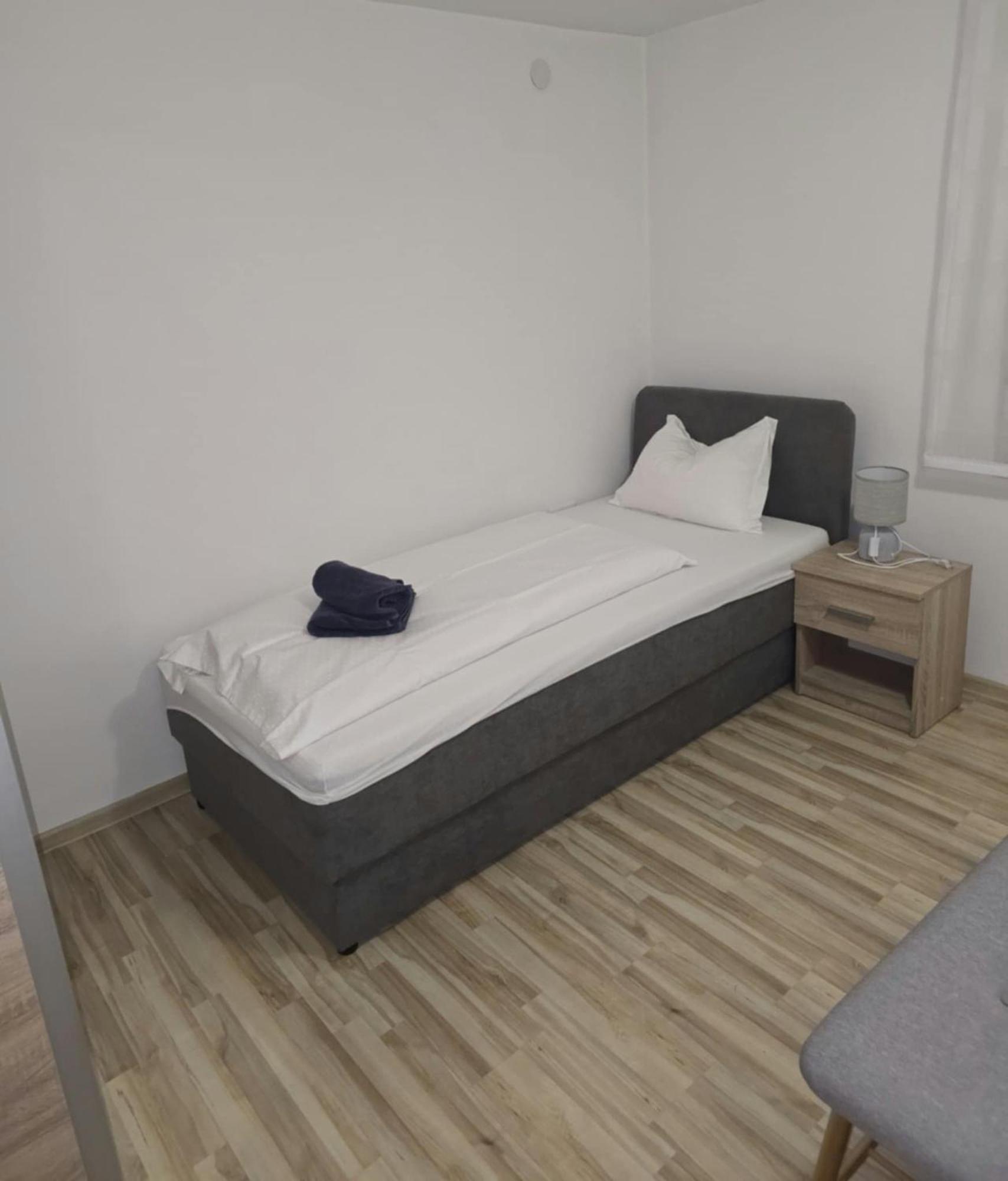 Apartmani Baotić Zupanja Bagian luar foto