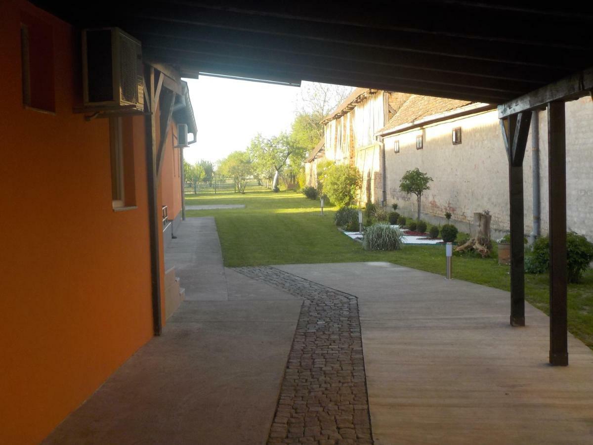 Apartmani Baotić Zupanja Bagian luar foto