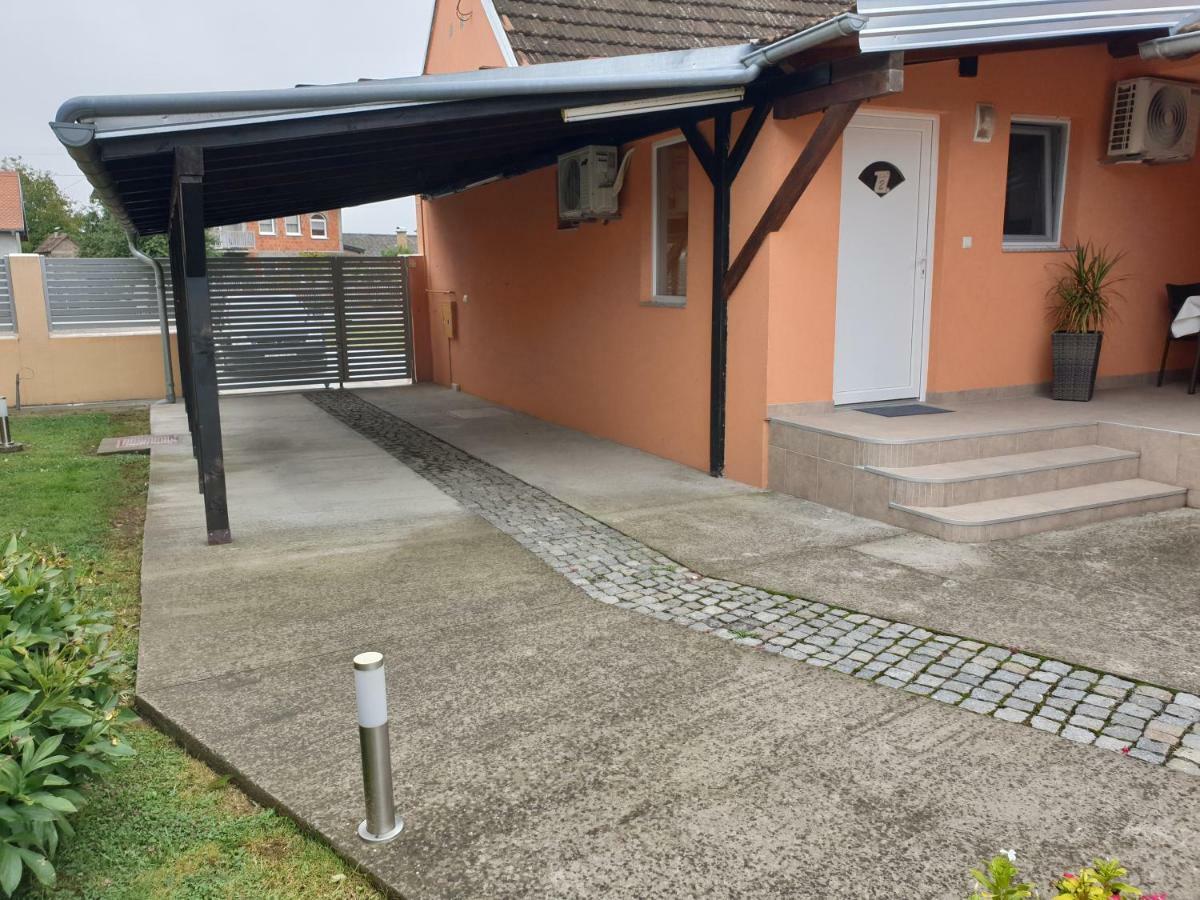 Apartmani Baotić Zupanja Bagian luar foto